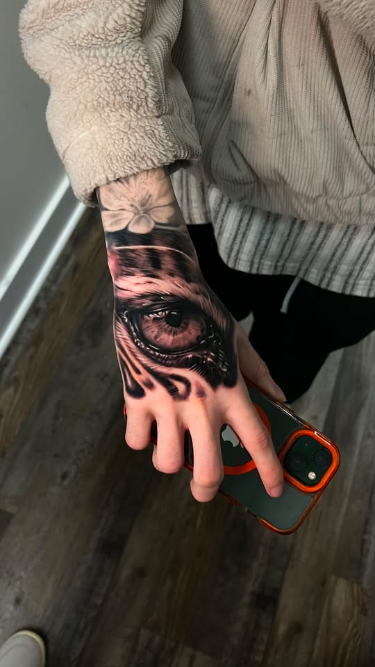 Black and grey realism tattoo by Masoo